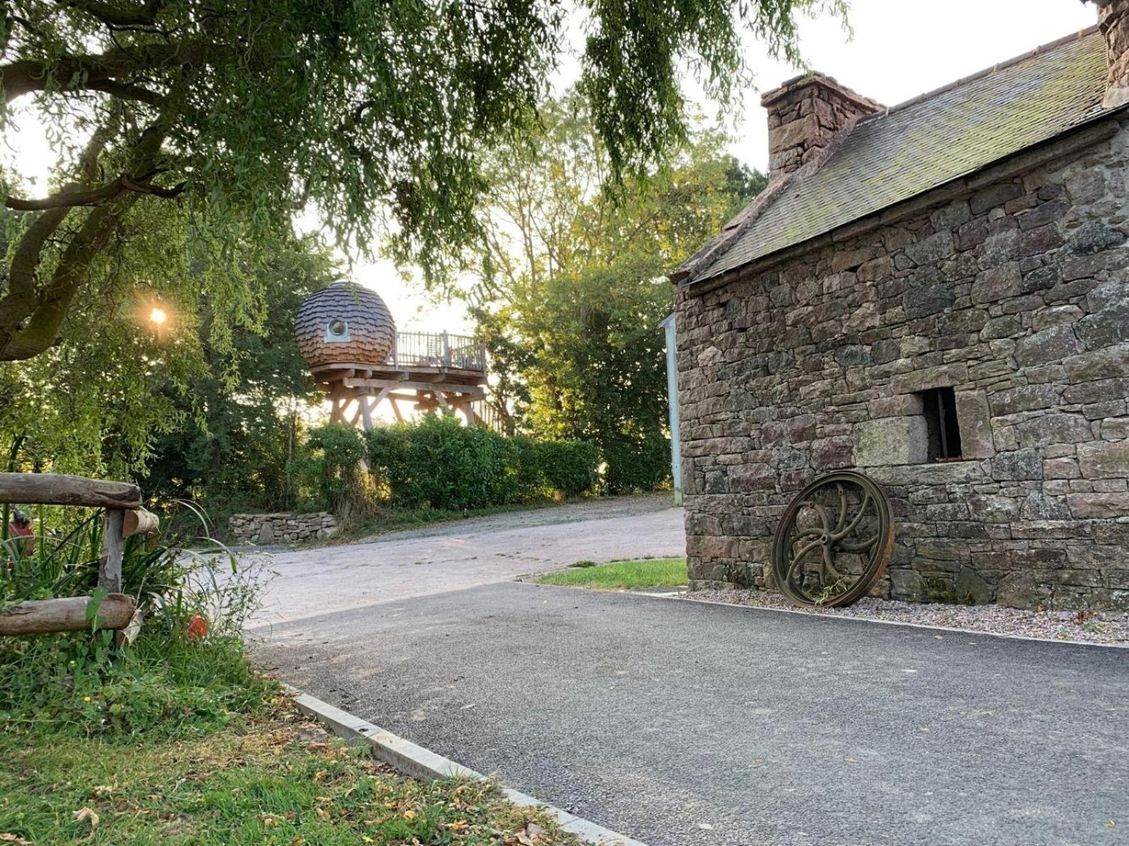 La Ville Es Renais - Ferme Et Maison D'Hotes Insolite Erquy Dış mekan fotoğraf